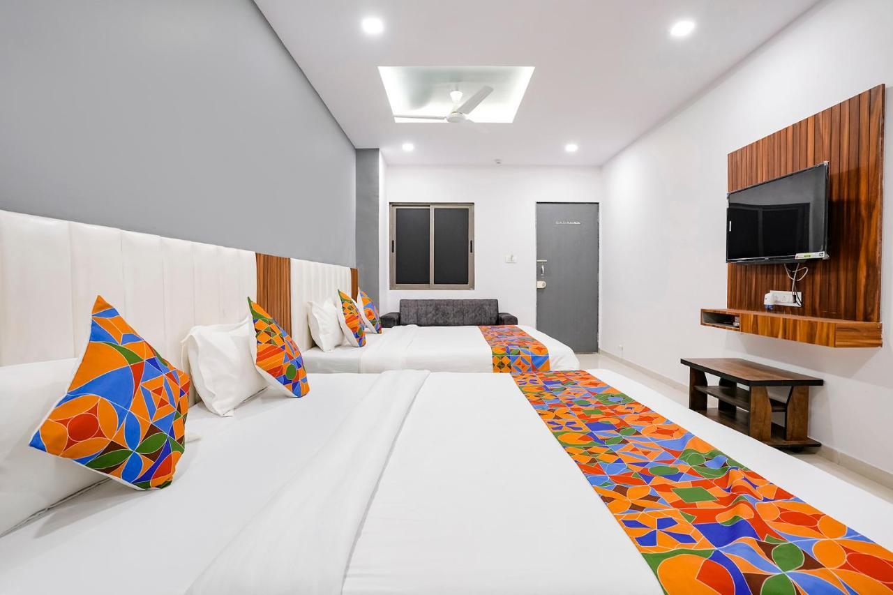 Fabhotel Magnus Surat Buitenkant foto