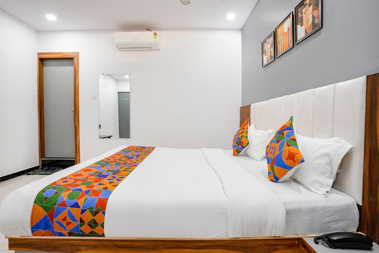 Fabhotel Magnus Surat Buitenkant foto