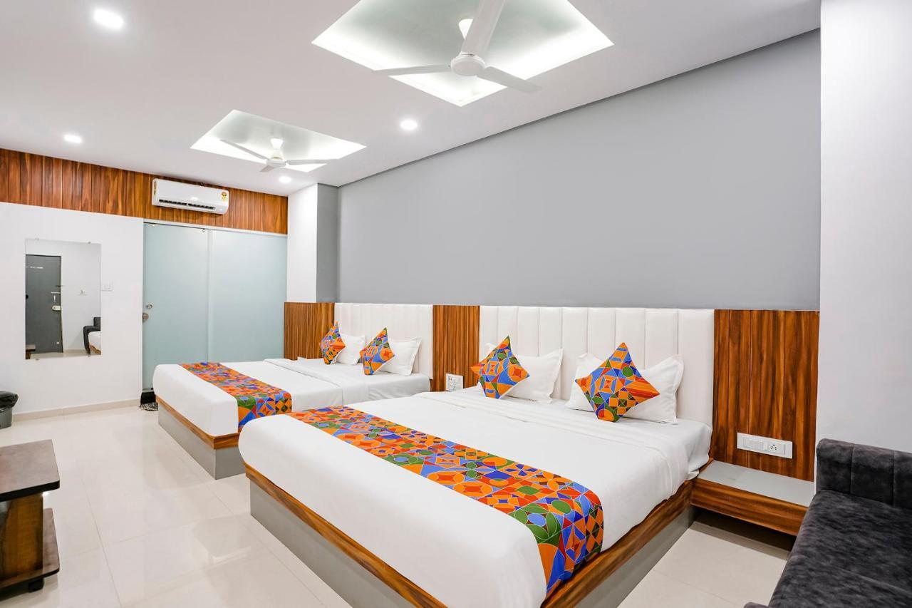 Fabhotel Magnus Surat Buitenkant foto