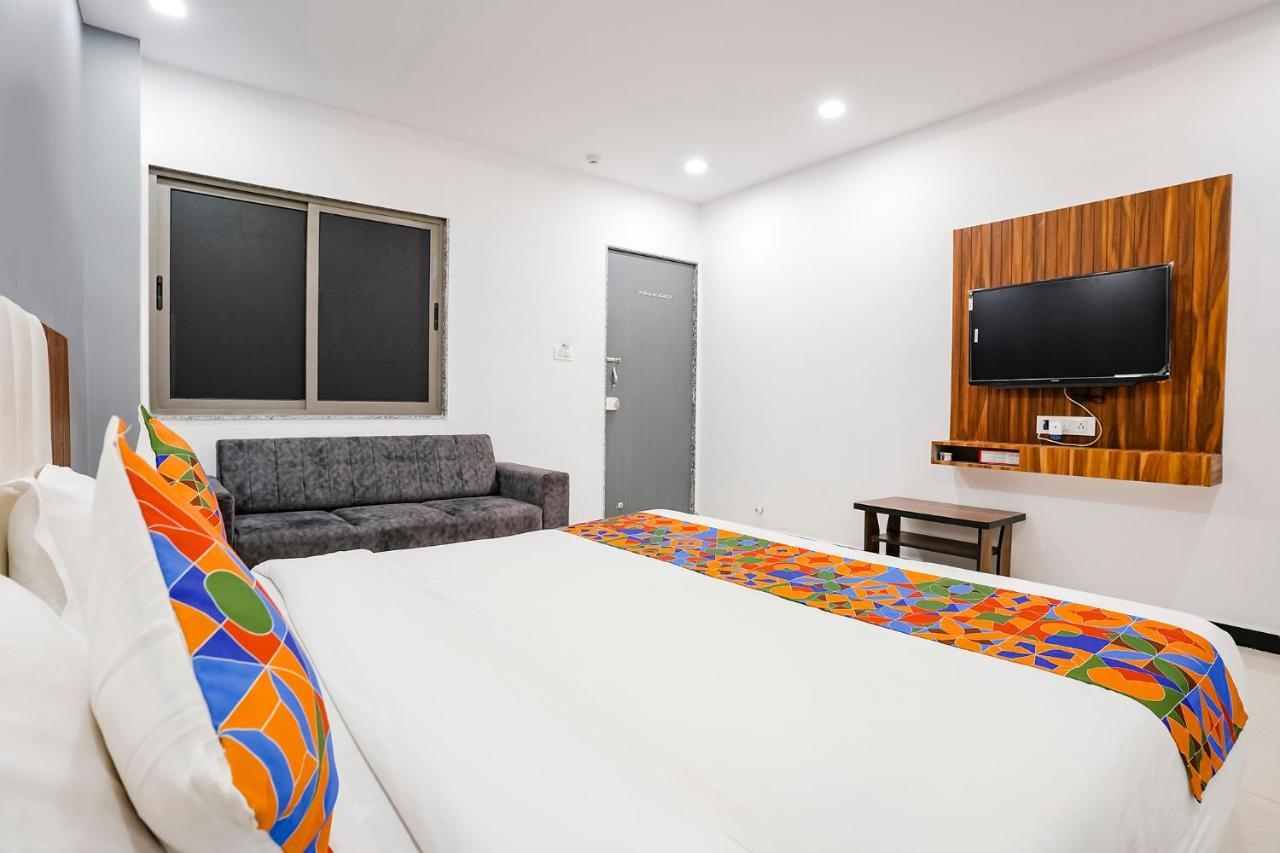 Fabhotel Magnus Surat Buitenkant foto